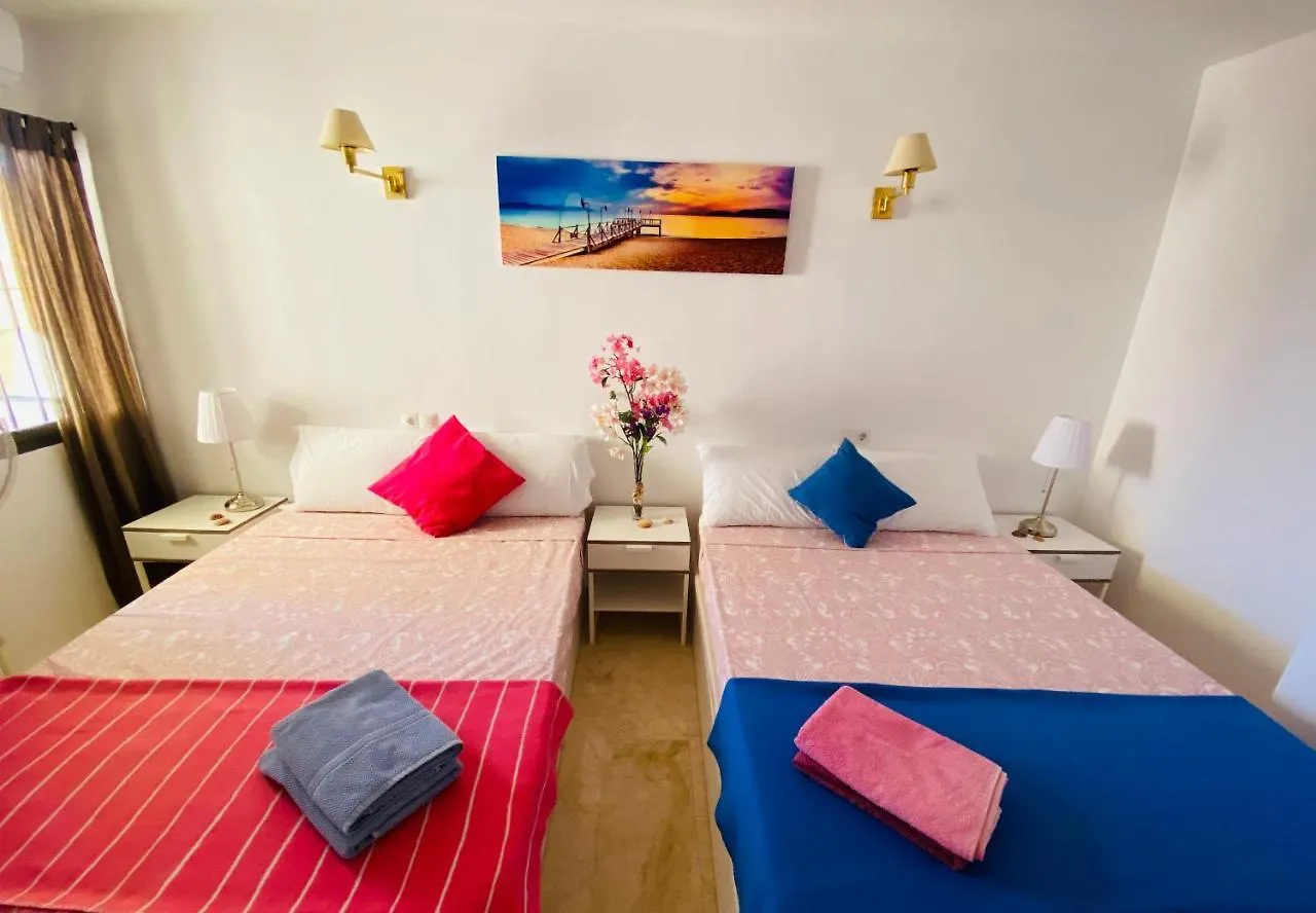 Fresh And Modern Delux Apartment In 1 Min From The Beach! 丰希罗拉