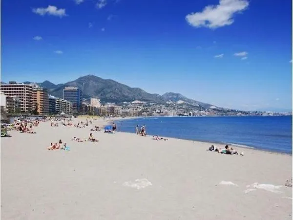 Fresh And Modern Delux Apartment In 1 Min From The Beach! 丰希罗拉